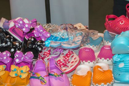 Italienische Plastikmüll-Mafia fliegt mit verseuchten Schuhen aus China auf