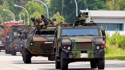Betrunkener Berliner bringt Bundeswehr-Konvoi zum Stillstand