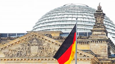 OECD-Studie: Deutsche Arbeitnehmer zahlen Steuern und Abgaben auf Spitzenniveau