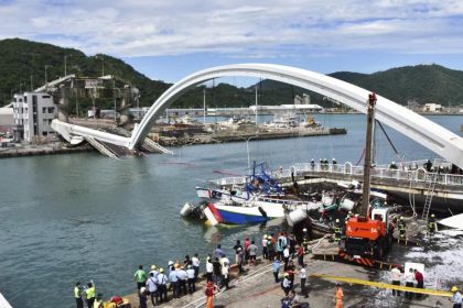 Taiwan: Vier Leichen nach Brückeneinsturz geborgen
