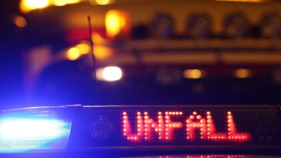 Franken: Auto rast in Gegenverkehr – 1 Toter, 10 Verletzte