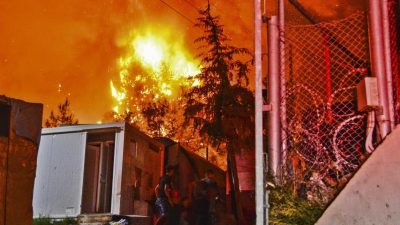 Insel Samos: Brand in Auffanglager nach Streit unter Migranten ausgebrochen