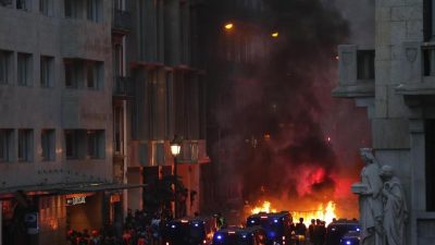 „Wahre Schlacht“ in Katalonien: Linksradikale Antifa wütet in Barcelona
