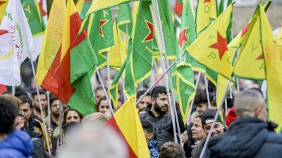 Bundesweite Kurden-Demonstrationen friedlich verlaufen