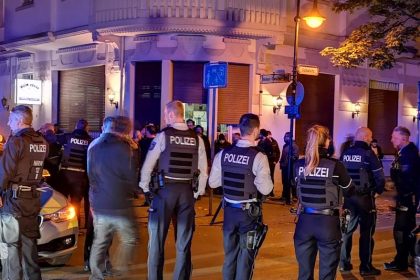 Herne: Kurden und Türken gehen mit Holzlatten aufeinander los