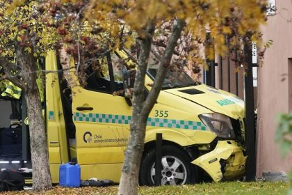 Bewaffneter kapert Krankenwagen in Oslo – Mehrere Menschen angefahren