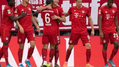 Mühsamer Bayern-Sieg mit Lewandowskis Rekord-Tor