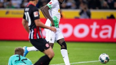 Gladbach erobert wieder Tabellenspitze – 4:2 gegen Frankfurt