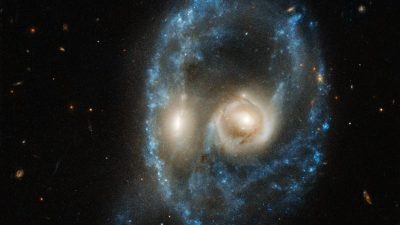 „Hubble“ fotografiert galaktisches Gesicht im All