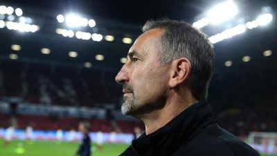 Nach Kölner Aus: Trainer Beierlorzer unter Druck