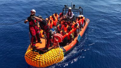 Vier Staaten aktivieren erstmals neuen Mechanismus zur Verteilung von Bootsflüchtlingen in EU