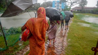 Indien und Bangladesh: Mindestens 14 Tote – Spur der Verwüstung – Schwere Regenfälle folgen