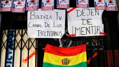 Machtkampf in La Paz: Morales will Neuwahlen einberufen – Elite-Polizisten stellen sich auf Seite des Volkes