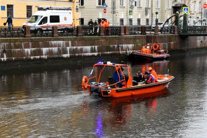 Mord an seiner jungen Geliebten: Betrunkener Täter in den Fluss gefallen, von Polizei gerettet