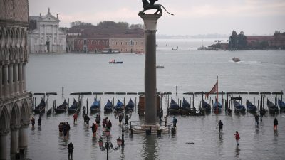 Chaos in Venedig: Schlimmstes Hochwasser seit Jahrzehnten