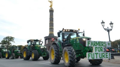 Traktoren rollen nach Berlin – Zwei Unfälle