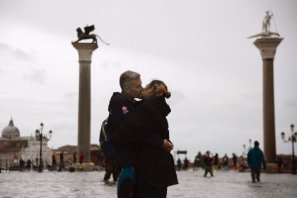 Markusplatz wegen erneuter Überschwemmungen in Venedig geschlossen
