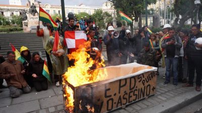 Chaos in Bolivien: Zahlreiche Ausschreitungen nach Rücktritt von Präsident Morales