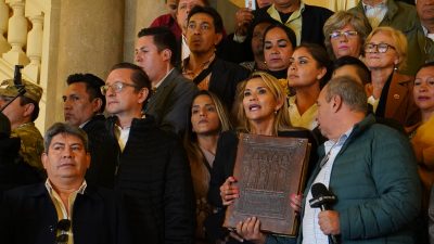Bolivien: Oppositionspolitikerin Añez ernennt sich zur Übergangspräsidentin