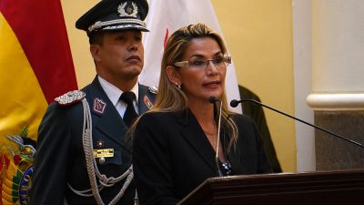 Boliviens Interimspräsidentin Áñez kandidiert für Präsidentschaftswahl