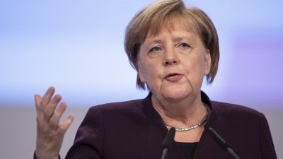 Merkel findet Forderung nach Neuverschuldung „absurd“