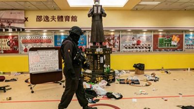 Hongkong: Polizei stürmt Polytechnische Universität
