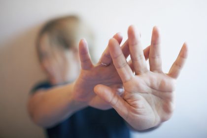 Zwei Syrer und ein Deutscher wegen Gruppenvergewaltigung von 14-Jähriger verhaftet