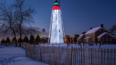 Weihnachten unterm Leuchtturm: Adventszeit und Winterfest auf Long Island, New York