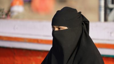Gericht bestätigt Verhüllungsverbot am Steuer für Muslimin