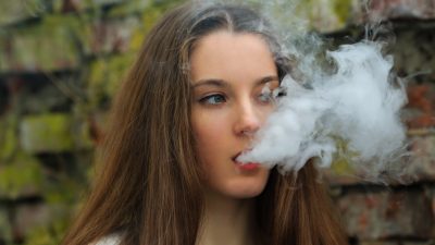 Belgische Behörden melden Tod eines 18-Jährigen nach E-Zigarettenkonsum