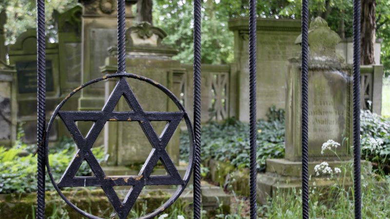Dänemark: Mehr als 80 Gräber auf jüdischem Friedhof geschändet