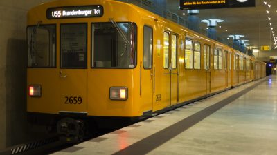 Tödlicher U-Bahnstoß: Täter zu vier Jahren und drei Monaten verurteilt – Staatsanwaltschaft kündigt Revision an