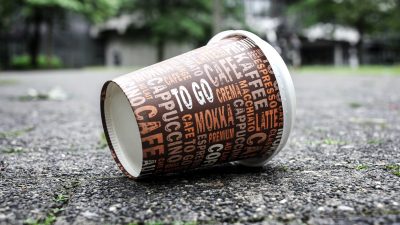Ist der Pappbecher bald Geschichte? Umweltbundesamt beklagt neuen Verpackungsmüll-Rekord