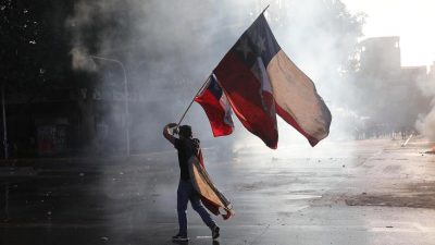 Gewaltsame Proteste in Chile – Prof. Casanova: Kommunisten und Sozialisten wollen das Land übernehmen