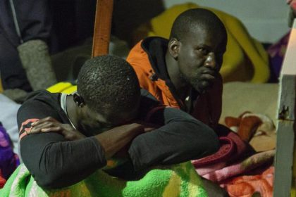 „Alan Kurdi“ darf mit 88 Migranten in Italien anlegen