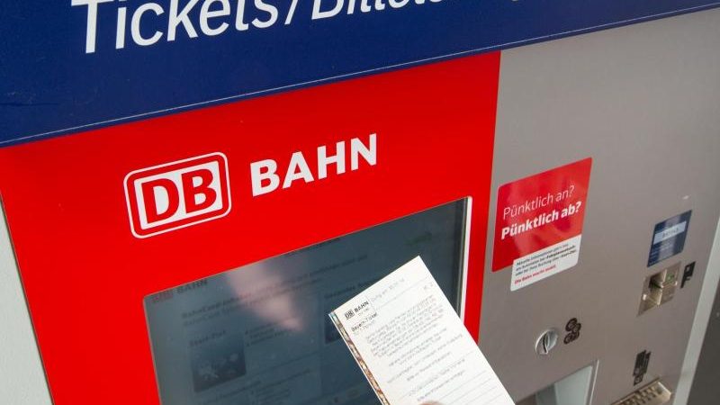 Fahrgäste wollen weiterhin Ticketautomaten bei der Bahn