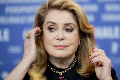 Catherine Deneuve erleidet Schlaganfall und liegt im Krankenhaus