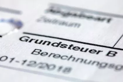 Grundsteuer: Gericht bemängelt Unklarheit bei Wertermittlung – Reform könnte ins Wanken geraten