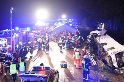 Vollbesetzter Reisebus aus Polen verunglückt auf A1 – mindestens 13 Verletzte