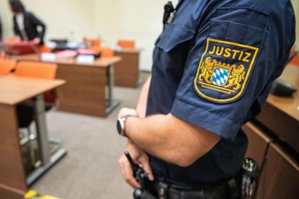 30-Jähriger überredete Frauen zu lebensgefährlichen Stromschlägen – Jetzt muss er vor Gericht