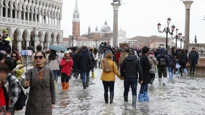 Land unter: Venedig kämpft weiter gegen die Wassermassen
