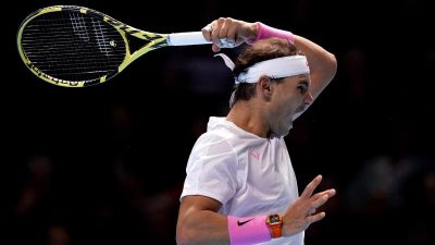 Nadal besiegt Tsitsipas – und hofft auf Zverev-Niederlage