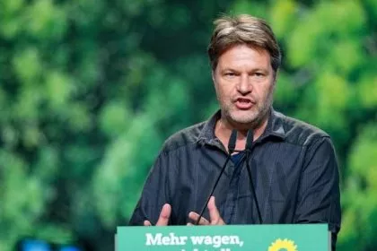 Habeck lehnt schwarze Null ab: „Deutschland fällt immer weiter zurück“