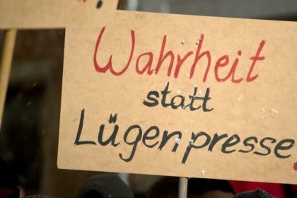 Forsa: „Jeder Fünfte glaubt an Verschwörungserzählungen“ – Tendenz fallend
