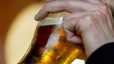 Englands Pubs sterben aus – Getränkebranche fordert niedrigere Biersteuer