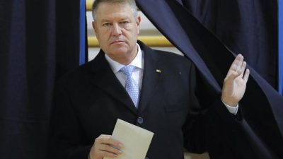 Der oberste „Feuerwehrmann“ Rumäniens Präsident Klaus Iohannis darf fünf weitere Jahre im Amt bleiben