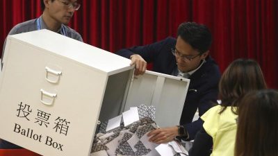 Hongkong: Schwere Schlappe für Lam – Klarer Wahlsieg für Demokratie
