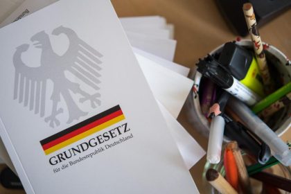Angelika Barbe: “Sie können uns die Freiheit nehmen, aber unseren Widerstand nicht!”