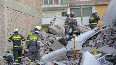 Albanien: Retter bergen 46 Überlebende aus Erdbeben-Trümmern