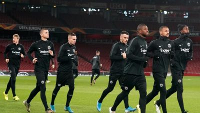 Gegen die Krise: Eintracht beim FC Arsenal unter Zugzwang
